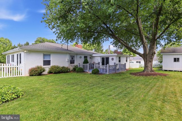 348 HILLSIDE LN, York, PA 17403