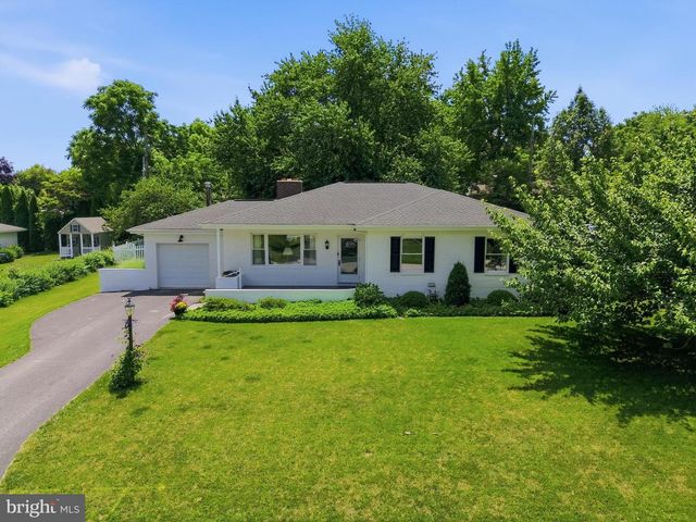 348 HILLSIDE LN, York, PA 17403