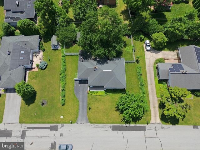 348 HILLSIDE LN, York, PA 17403