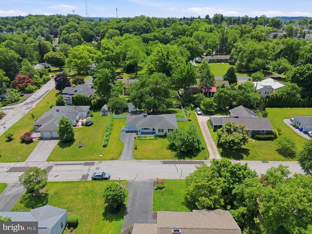 348 HILLSIDE LN, York, PA 17403