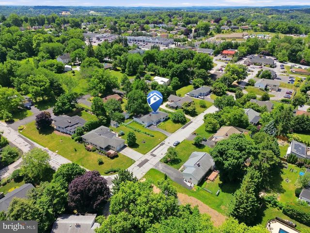 348 HILLSIDE LN, York, PA 17403
