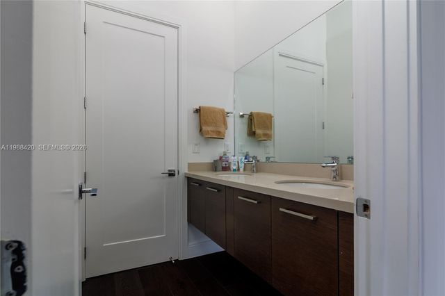 8115 NW 48th Ter, Doral, FL 33166