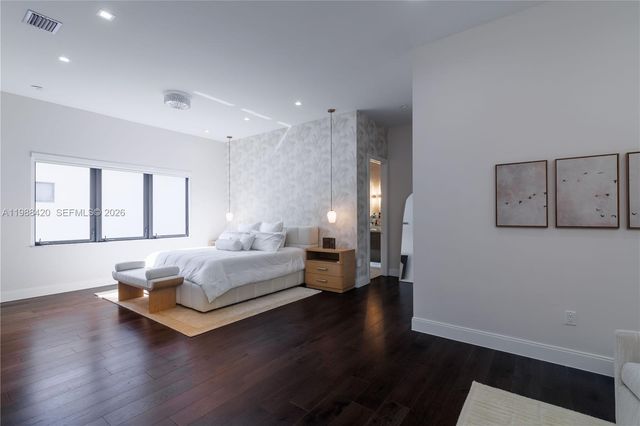 8115 NW 48th Ter, Doral, FL 33166