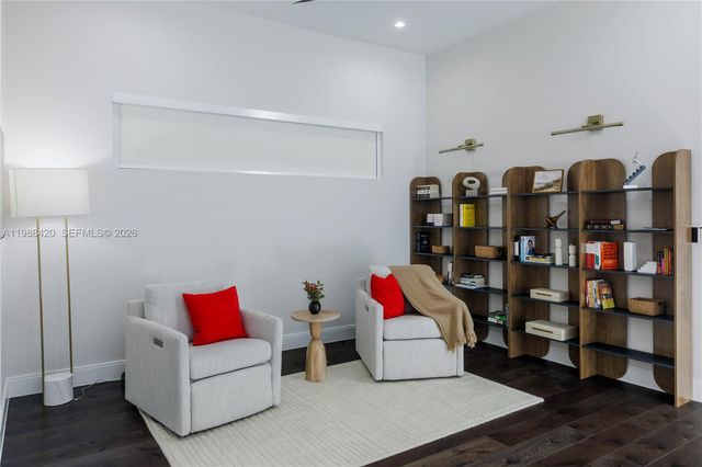 8115 NW 48th Ter, Doral, FL 33166