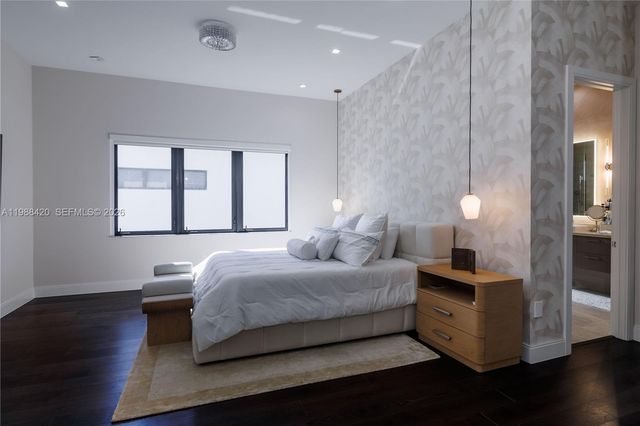 8115 NW 48th Ter, Doral, FL 33166