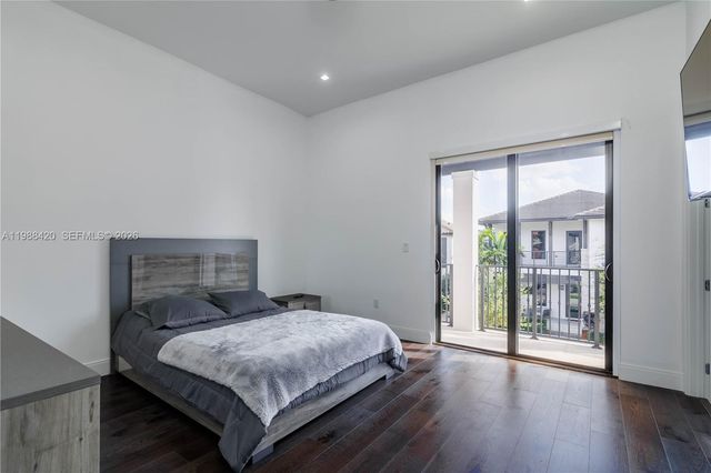 8115 NW 48th Ter, Doral, FL 33166