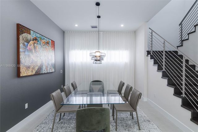 8115 NW 48th Ter, Doral, FL 33166