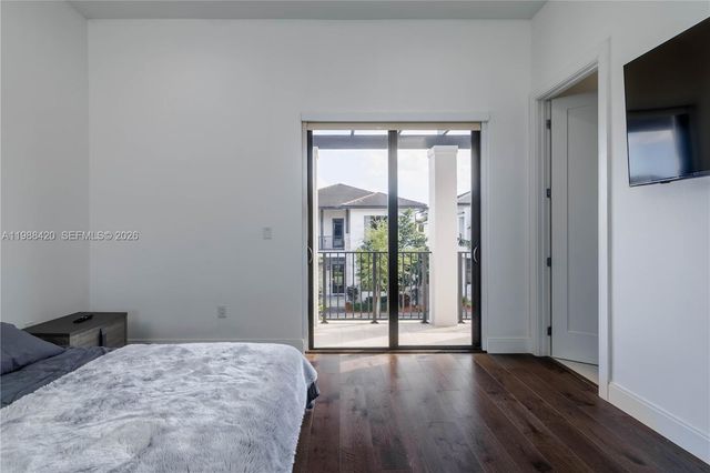 8115 NW 48th Ter, Doral, FL 33166