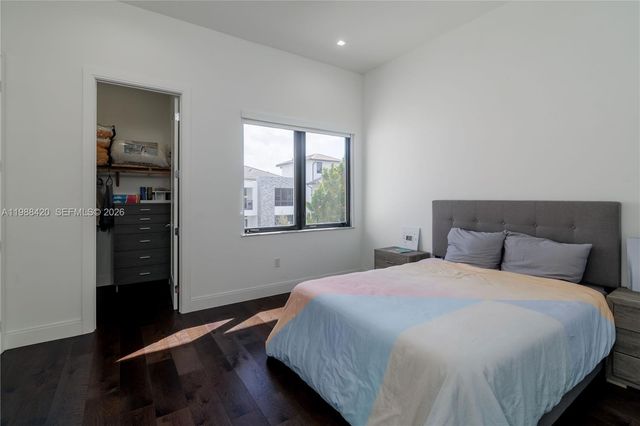 8115 NW 48th Ter, Doral, FL 33166