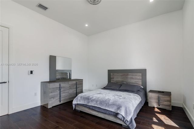 8115 NW 48th Ter, Doral, FL 33166