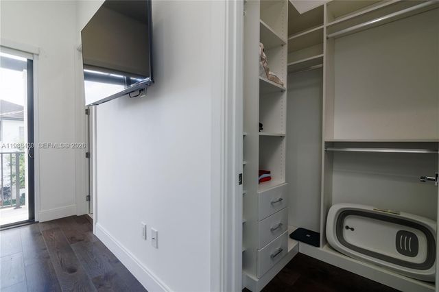 8115 NW 48th Ter, Doral, FL 33166