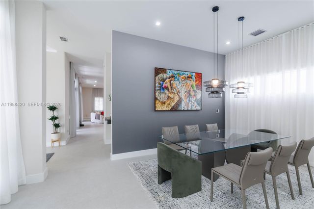 8115 NW 48th Ter, Doral, FL 33166