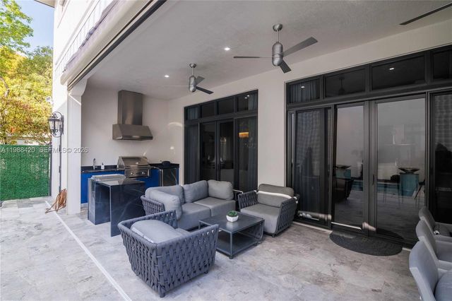 8115 NW 48th Ter, Doral, FL 33166