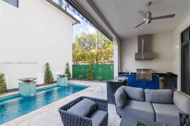 8115 NW 48th Ter, Doral, FL 33166