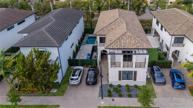 8115 NW 48th Ter, Doral, FL 33166