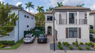 8115 NW 48th Ter, Doral, FL 33166