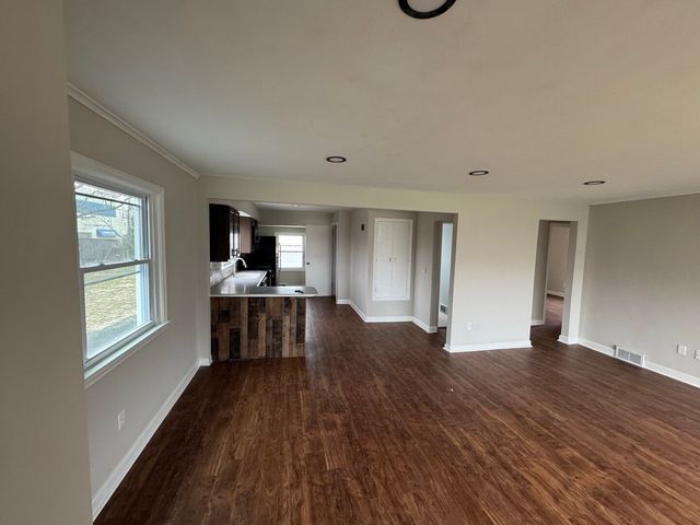 112 Dawn Avenue, Rockford, IL 61107