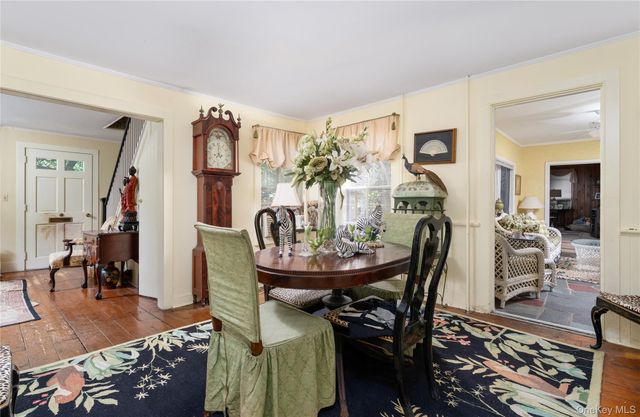 93 Buell Lane, East Hampton, NY 11937