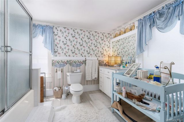 93 Buell Lane, East Hampton, NY 11937