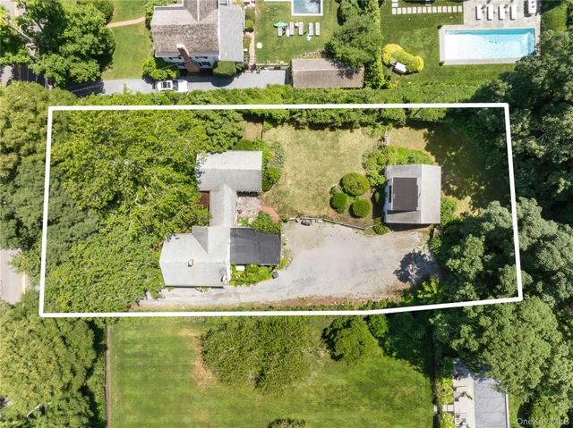 93 Buell Lane, East Hampton, NY 11937
