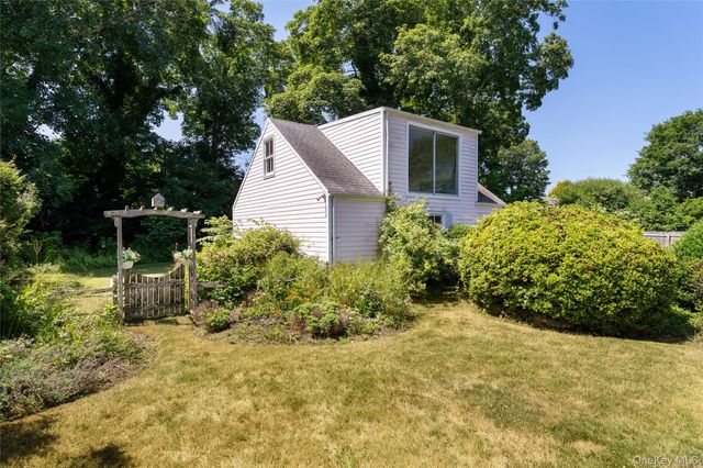 93 Buell Lane, East Hampton, NY 11937