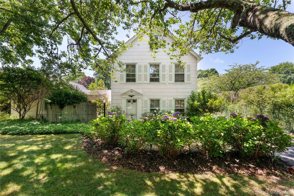 93 Buell Lane, East Hampton, NY 11937