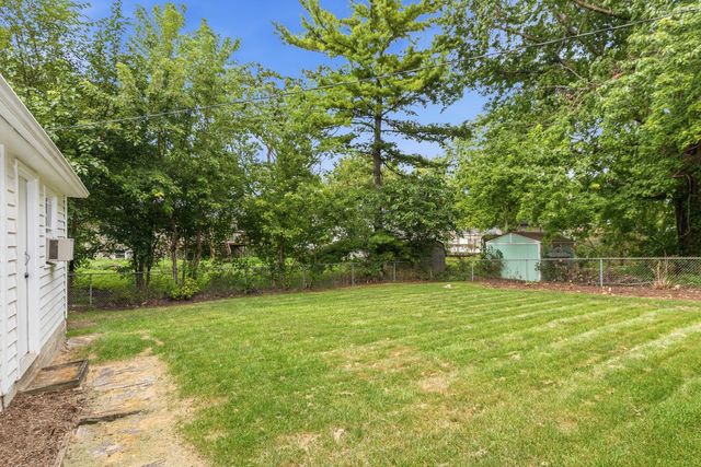 30W234 Claymore Lane, Naperville, IL 60563