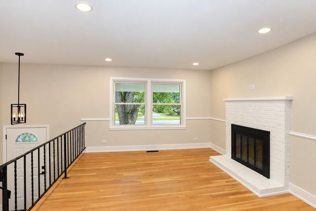 30W234 Claymore Lane, Naperville, IL 60563