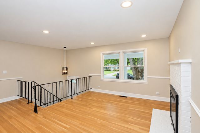 30W234 Claymore Lane, Naperville, IL 60563