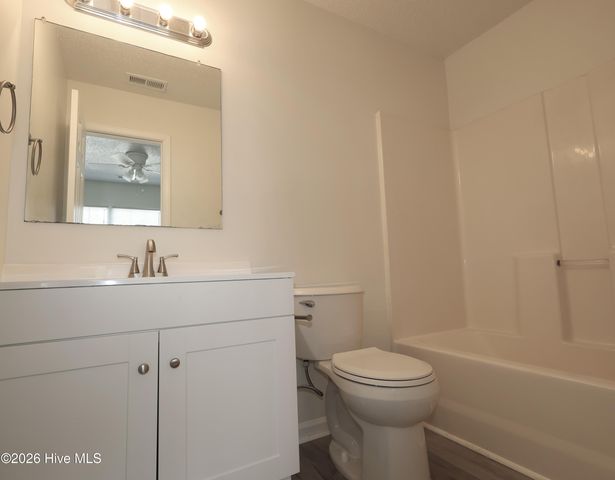 1086 W Pueblo Drive, Jacksonville, NC 28546