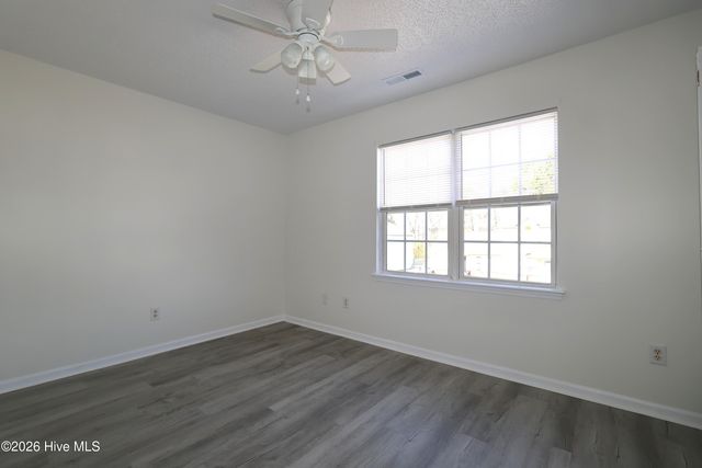 1086 W Pueblo Drive, Jacksonville, NC 28546