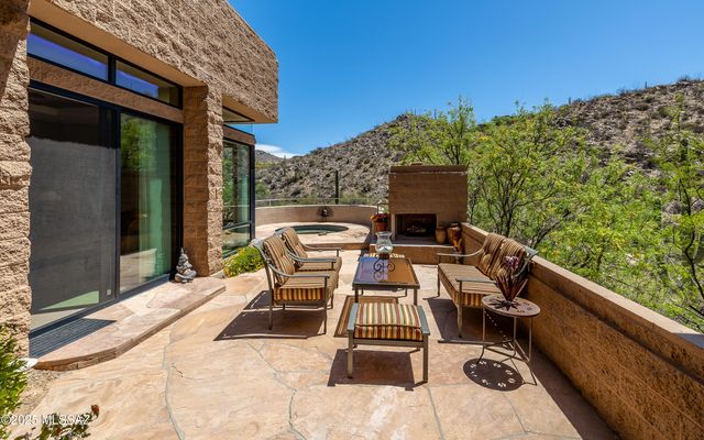 3979 W Cayton Mountain Drive, Marana, AZ 85658