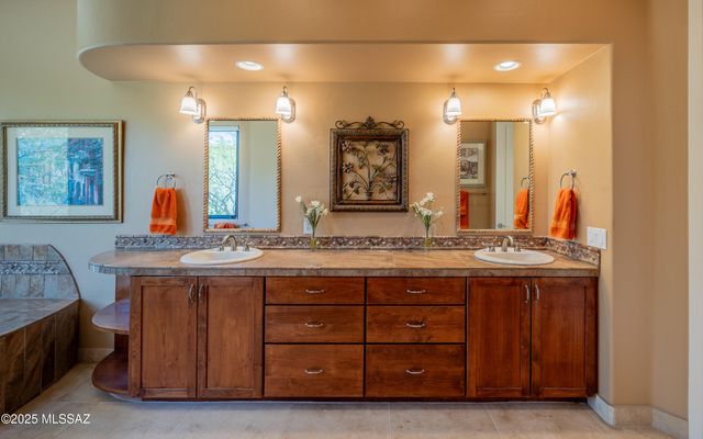 3979 W Cayton Mountain Drive, Marana, AZ 85658