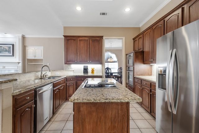 404 Landwyck Lane, Flower Mound, TX 75028