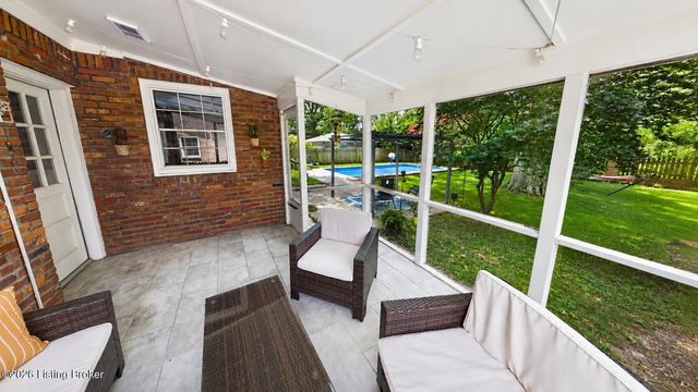 2518 Foxy Poise Rd, Louisville, KY 40220