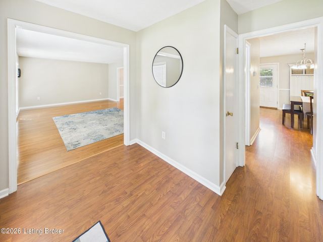 2518 Foxy Poise Rd, Louisville, KY 40220