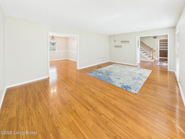2518 Foxy Poise Rd, Louisville, KY 40220