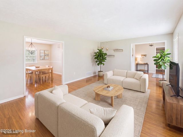 2518 Foxy Poise Rd, Louisville, KY 40220