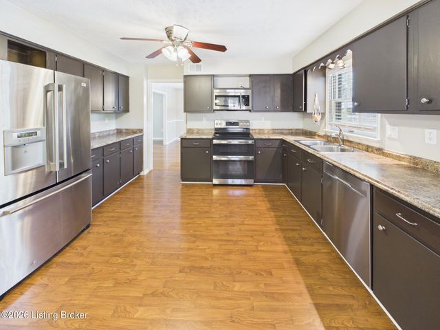 2518 Foxy Poise Rd, Louisville, KY 40220