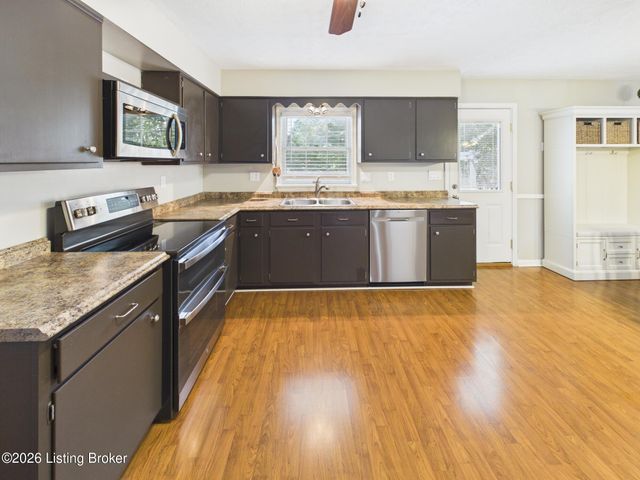 2518 Foxy Poise Rd, Louisville, KY 40220