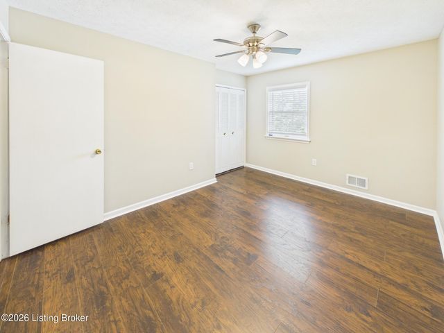 2518 Foxy Poise Rd, Louisville, KY 40220