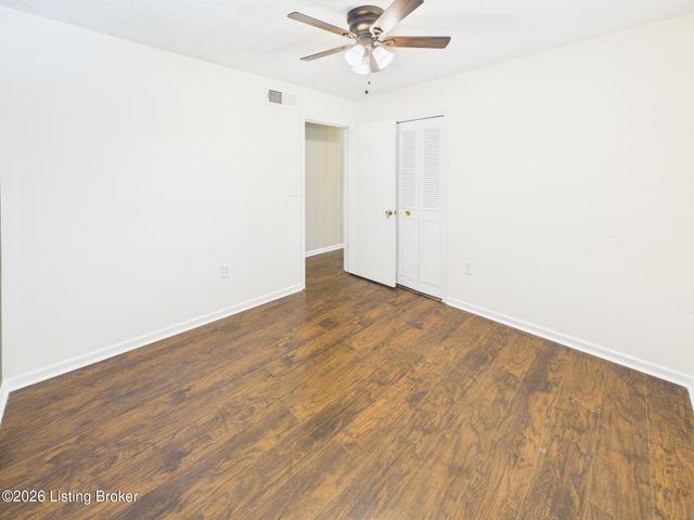2518 Foxy Poise Rd, Louisville, KY 40220