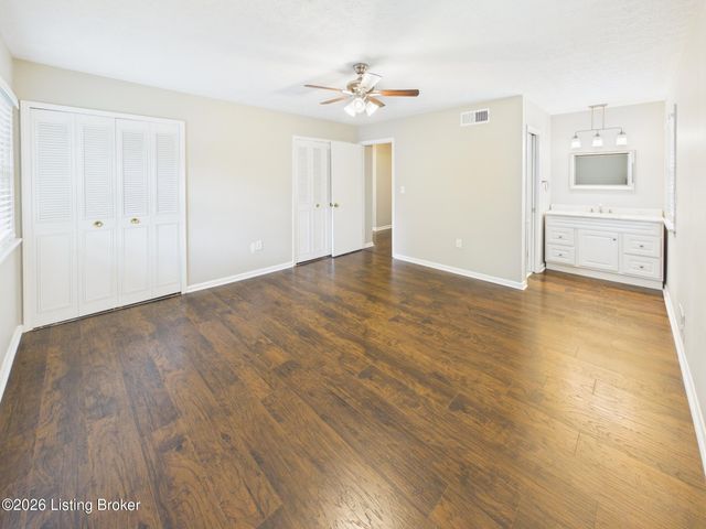 2518 Foxy Poise Rd, Louisville, KY 40220