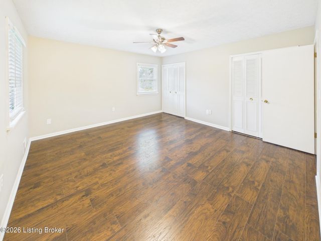 2518 Foxy Poise Rd, Louisville, KY 40220