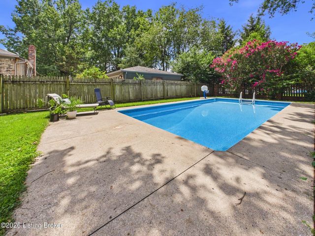 2518 Foxy Poise Rd, Louisville, KY 40220