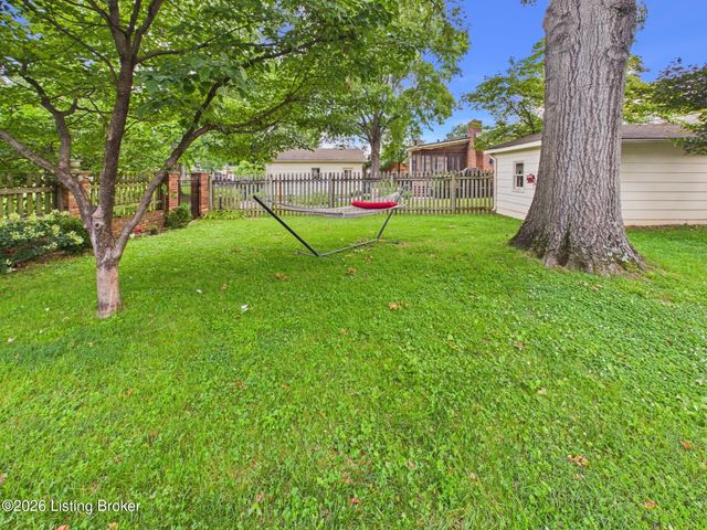 2518 Foxy Poise Rd, Louisville, KY 40220