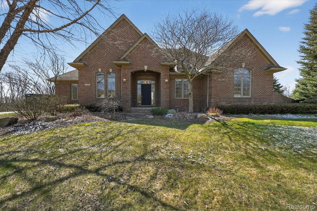 2591 Overbrook, Highland Charter Township, MI 48357