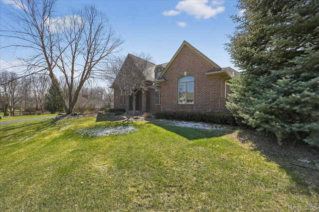 2591 Overbrook, Highland Charter Township, MI 48357