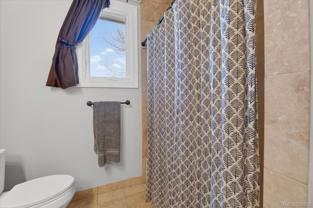 2591 Overbrook, Highland Charter Township, MI 48357