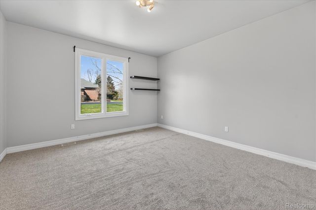 2591 Overbrook, Highland Charter Township, MI 48357